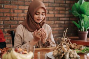 Bacaan Doa Buka Puasa dan Adab yang Perlu Diketahui