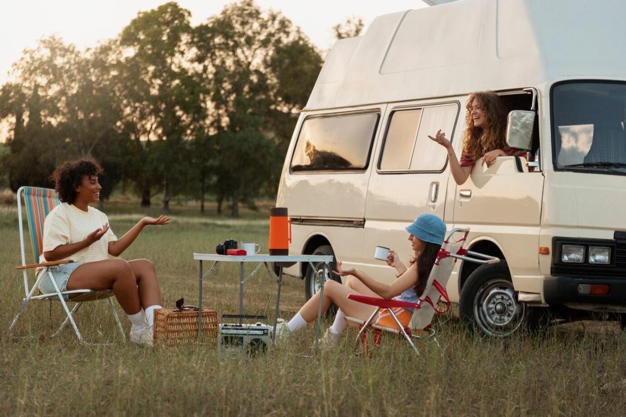 Camping dengan Gaya: Menjelajahi Alam dengan Campervan