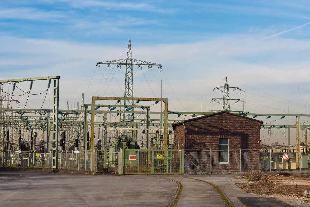 Peran Penting Power Transformer dalam Stabilitas Jaringan Listrik