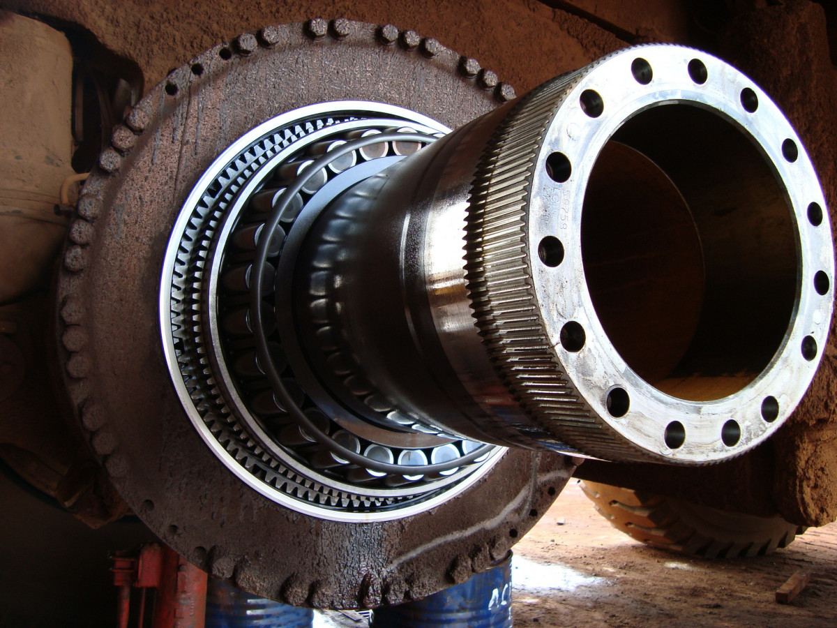 Strategi Efisien Memilih Jasa Fabrikasi dan Gearbox Industri