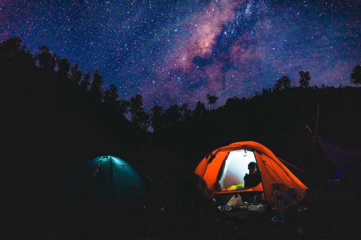 Astro Camping: Menggabungkan Cinta Alam dan Astronomi