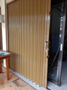 Pintu Harmonika