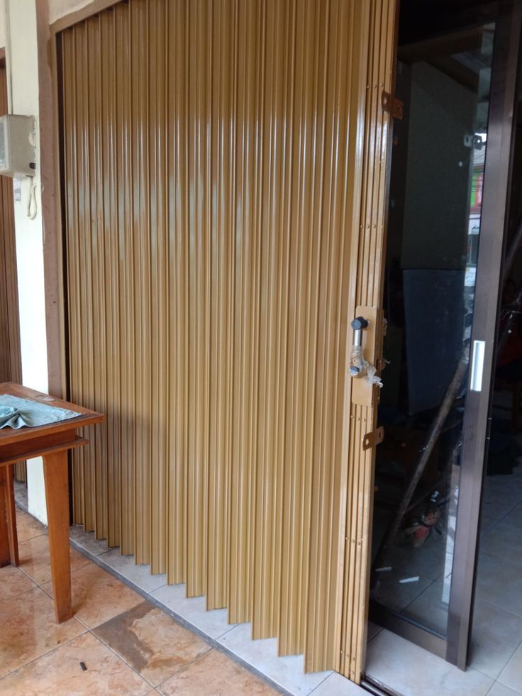 Pintu Harmonika: Solusi Anti Maling, Pro Estetik