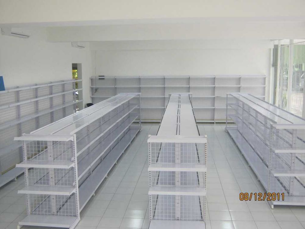 Memaksimalkan Ruang Kecil: Strategi Penataan Rak Minimarket yang Efektif