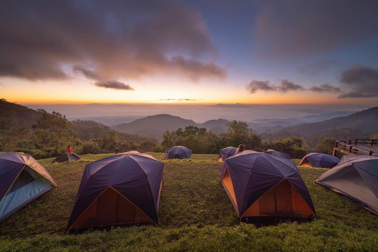 Camping di Atas Awan: Lembang dan Pemandangan Alamnya