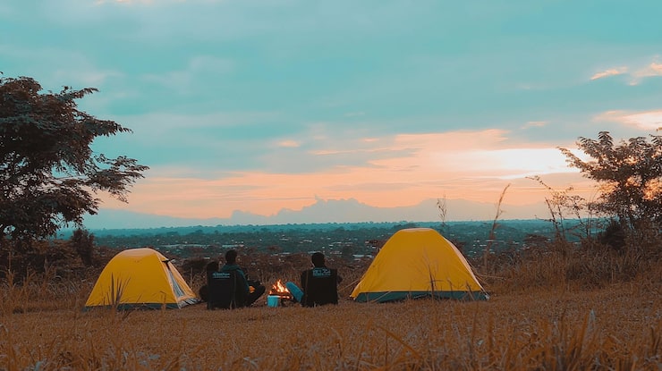 Menghidupkan Suasana: Camping Lembang dengan Pemandangan Kaki Gunung
